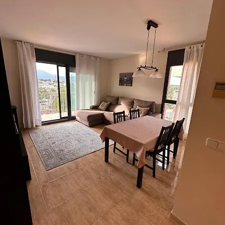 Apartamento Con Vista En L'hospitalet Del Infant דירה *